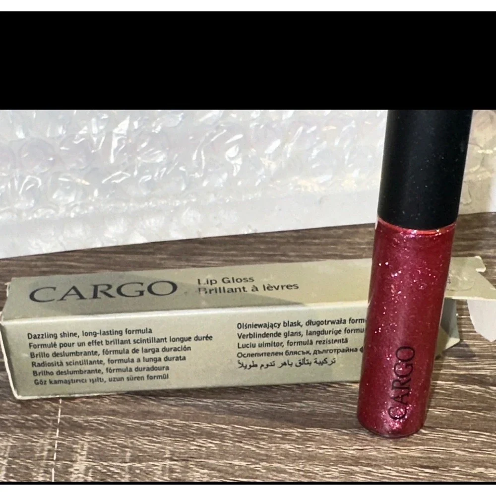Cargo Lip Gloss Madrid Shimmer Long Lasting Dazzling Shine glossy lips‎